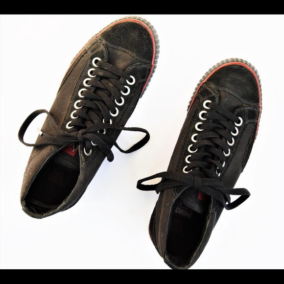 Chrome Black & Red Shoes - Women’s Size 8.5 - Picture 2 of 8